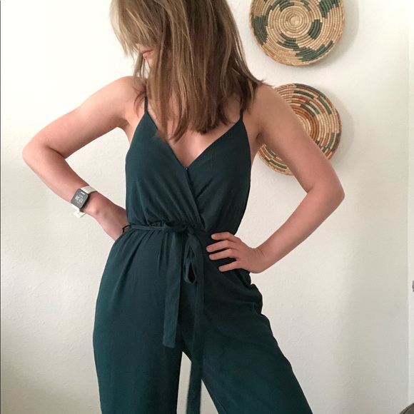 *SOLD* Dark green jumpsuit small v neck sleeveless - Picture 2 of 11